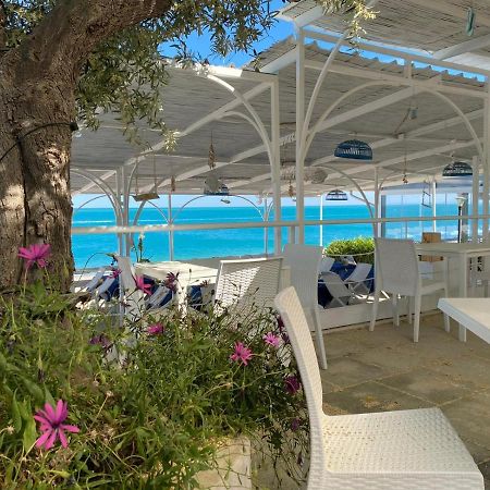 B&B Direttamente Sul Mare Da Antonino Маттината Экстерьер фото