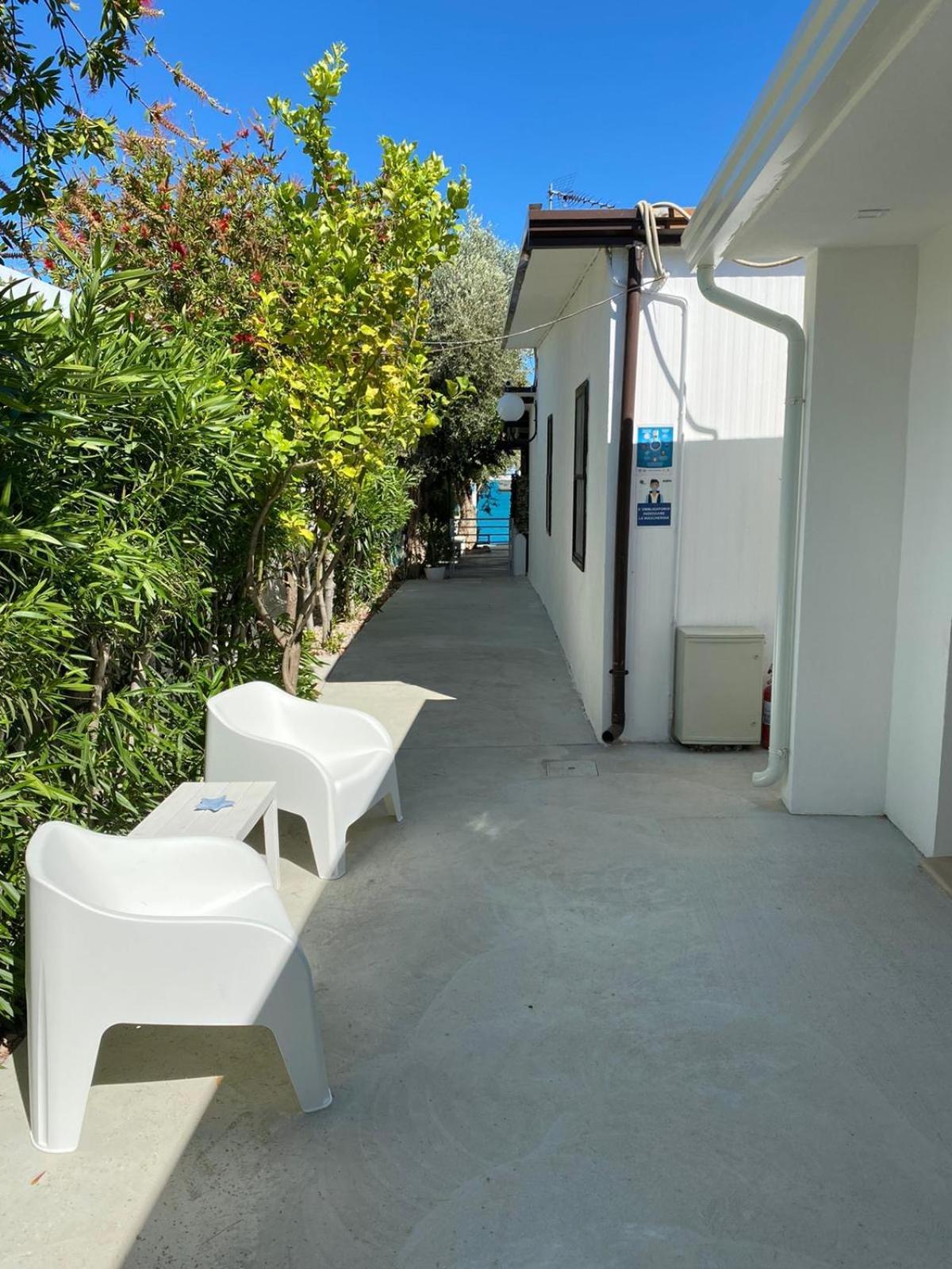 B&B Direttamente Sul Mare Da Antonino Маттината Экстерьер фото